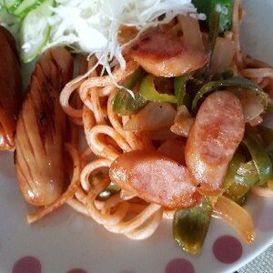 焼きそば麺で懐かしい感じの鉄板ナポリタン